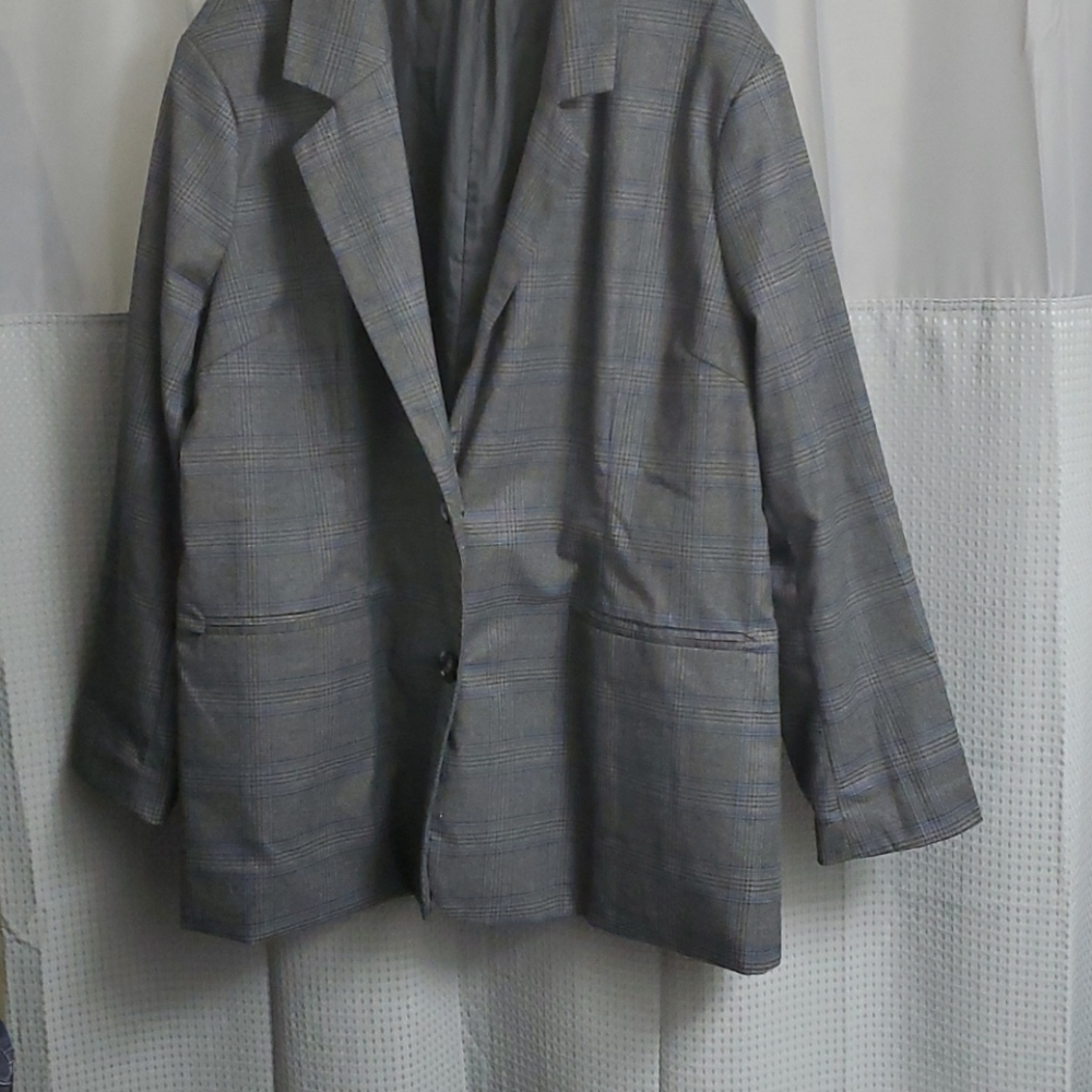 Nasty Gal boyfriend blazer Size 20, gray with blue and‎ black plaid
